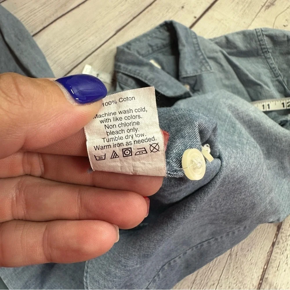 j. Crew Light Blue chambray Denim Button-Up Shirt sz XS womens classic boho